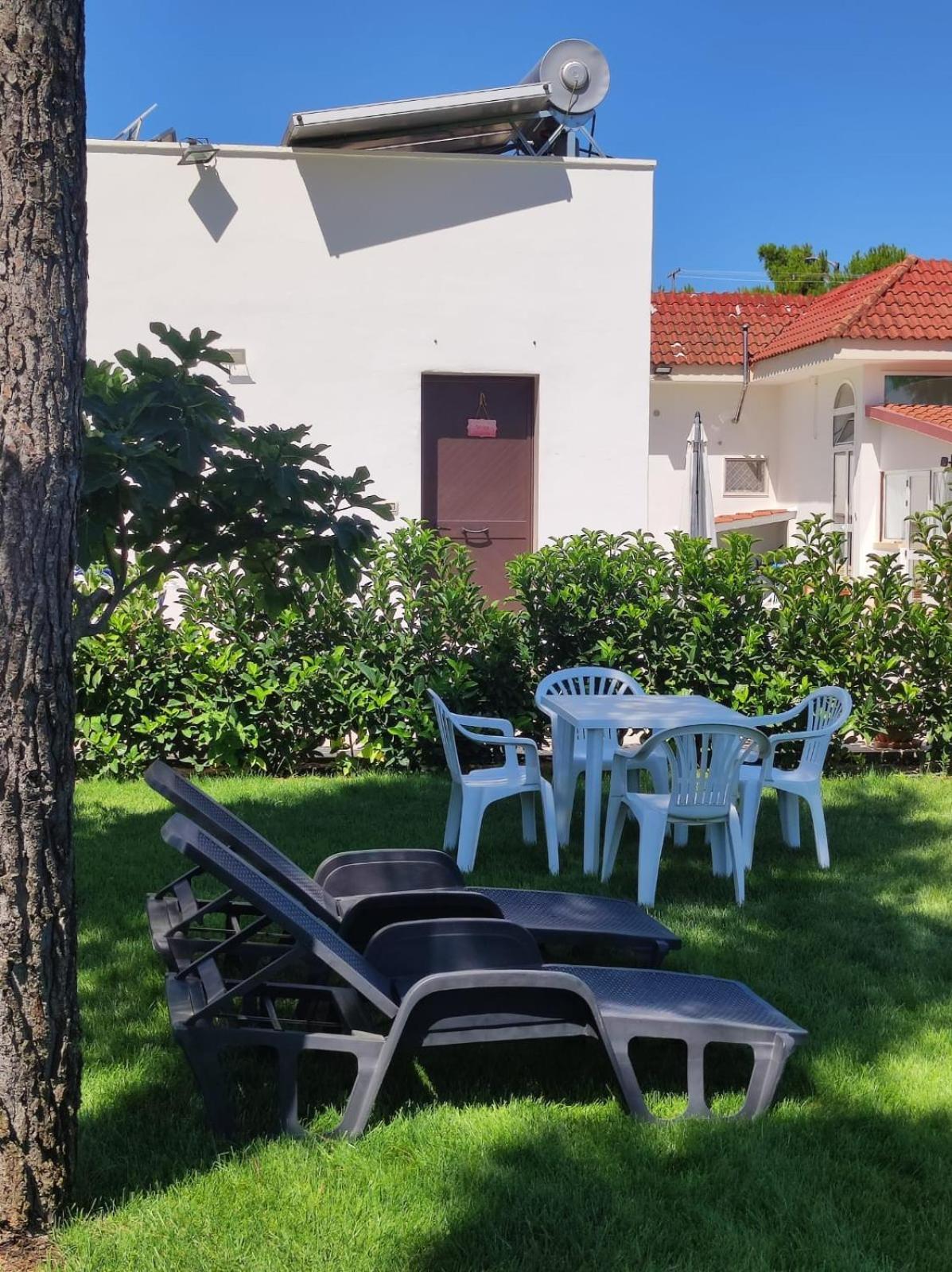 B&B Villa Vittorio Galatone Exteriör bild